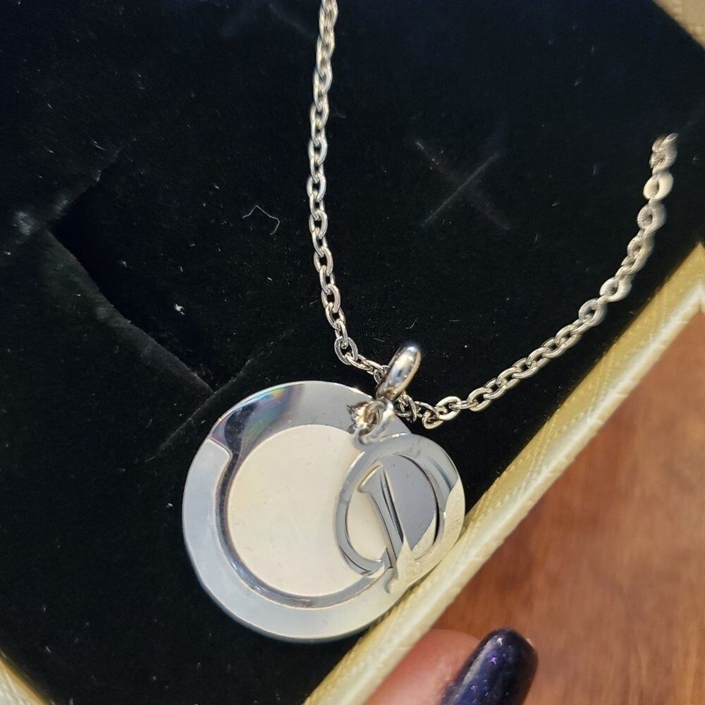 INITIAL NECKLACE - Picture 8 of 11